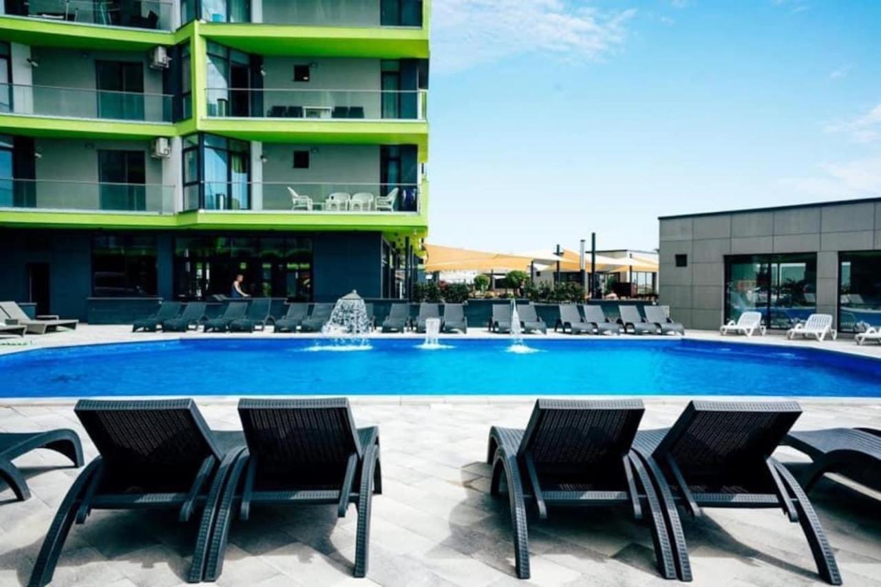 Baby Sea View And Pools Apartment- Mamaia Beach Resort Năvodari Buitenkant foto