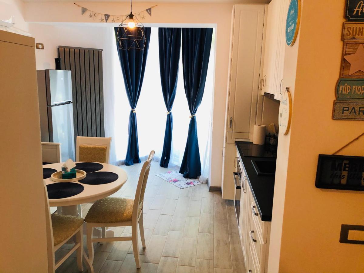 Baby Sea View And Pools Apartment- Mamaia Beach Resort Năvodari Buitenkant foto